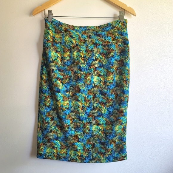 Lularoe Cassie Skirt, Multicolor Palm, Size Small‎ - Picture 1 of 4